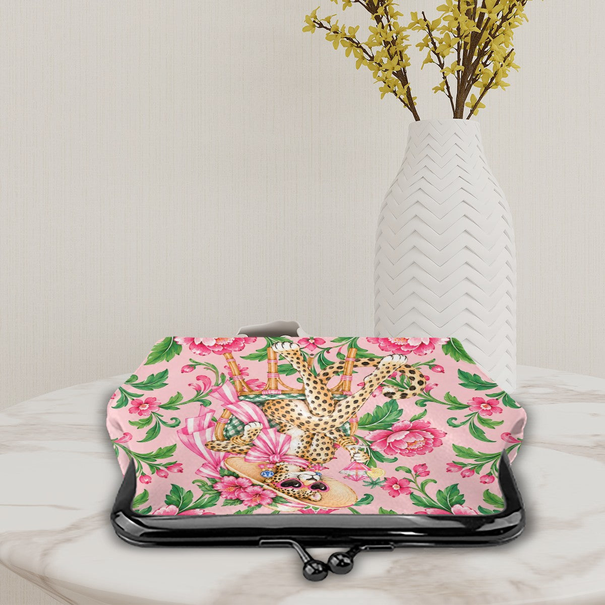Grand Millenial Chic Chinoiserie Leopard Lady Women's Leather Kiss Lock Coin Purse