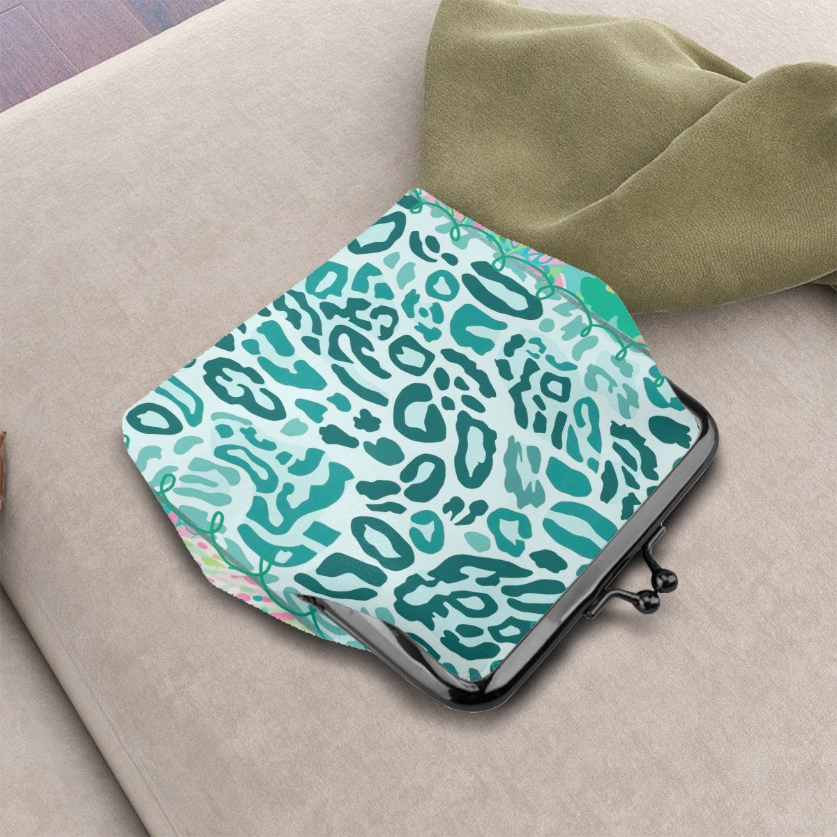 Preppy Pastel Cheetah Women's Leather Kiss Lock Coin Purse