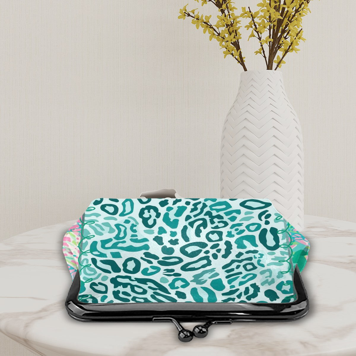 Preppy Pastel Cheetah Women's Leather Kiss Lock Coin Purse