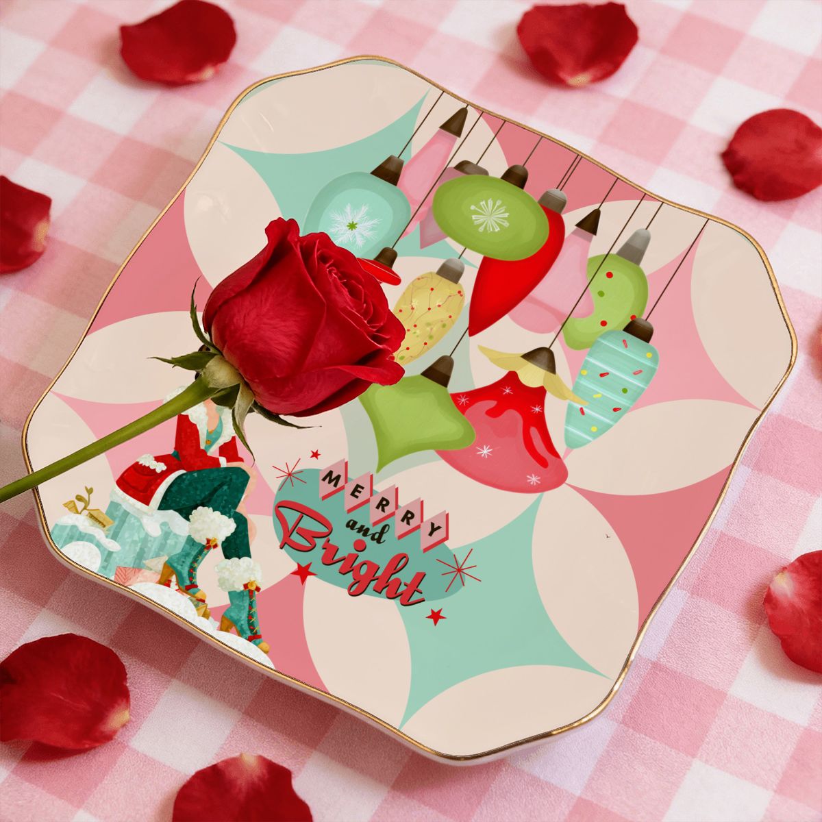Mod Berry And Bright Christmas Scalloped Ceramic Mahjong Dice Tray