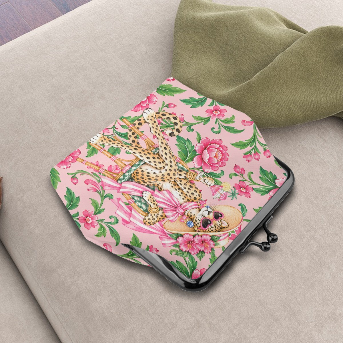 Grand Millenial Chic Chinoiserie Leopard Lady Women's Leather Kiss Lock Coin Purse